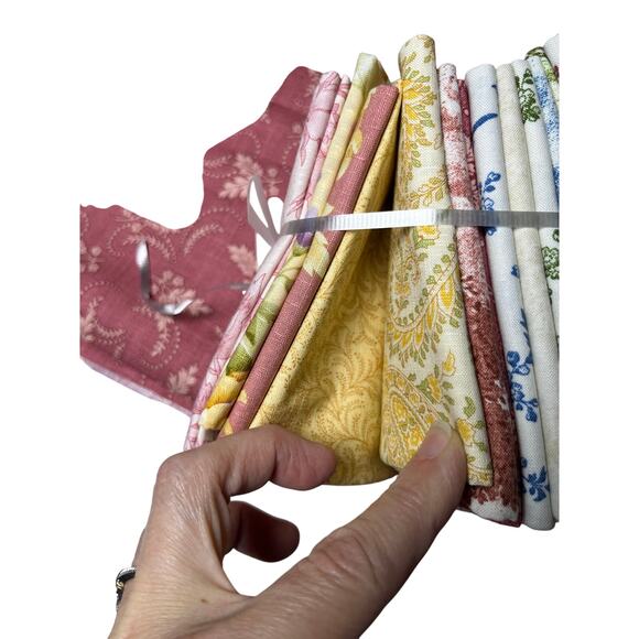 Benartex Laurel Cottage 2.75 Yds‎ 13 Fat Quarters Cotton Coordinate Quilter Pink - Picture 10 of 16